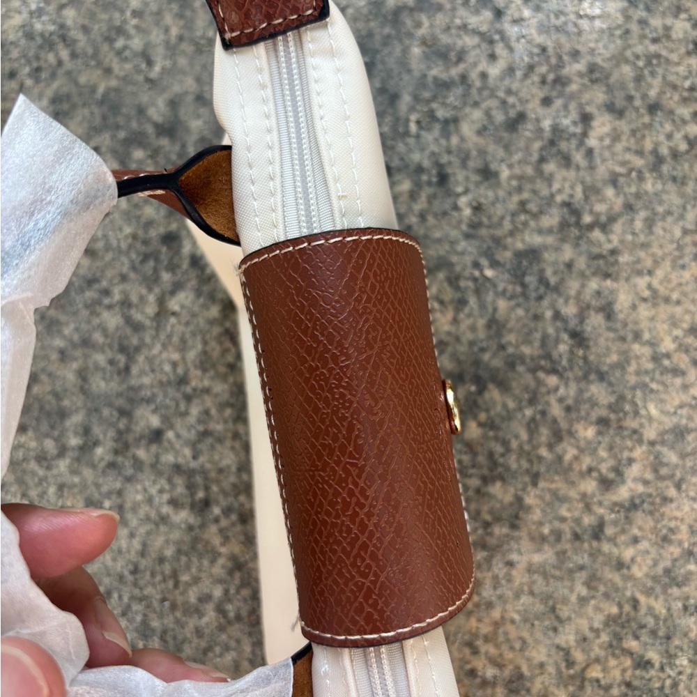 Longchamp Cream Shoulder Bag with Brown Flap - Picture 4 of 6